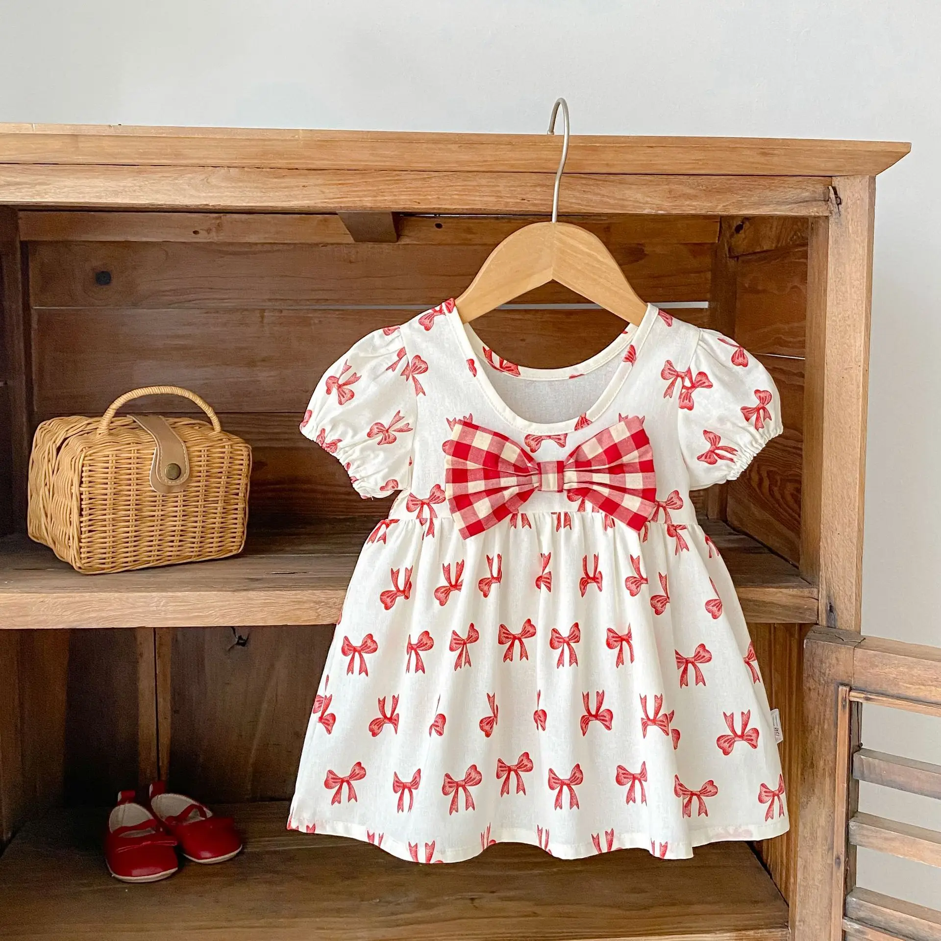 2026 Summer New Baby Girl Sweet Bow Princess Dress Cute Infant Girl Bow Princess Puff Sleeve Dress + Hat Cotton Toddler Clothes
2026 Summer New Baby Girl Sweet Bow Princess Dress Cute Infant Girl Bow Princess Puff Sleeve Dress + Hat Cotton Toddler Clothes