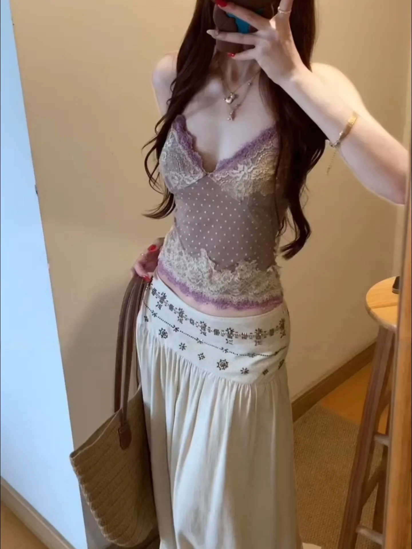 Purple Polka Dot Lace Strap Vest Women Summer Beautiful Sexy Design Sense with Chest Pad Underwear Top Inner Wear
Purple Polka Dot Lace Strap Vest Women Summer Beautiful Sexy Design Sense with Chest Pad Underwear Top Inner Wear