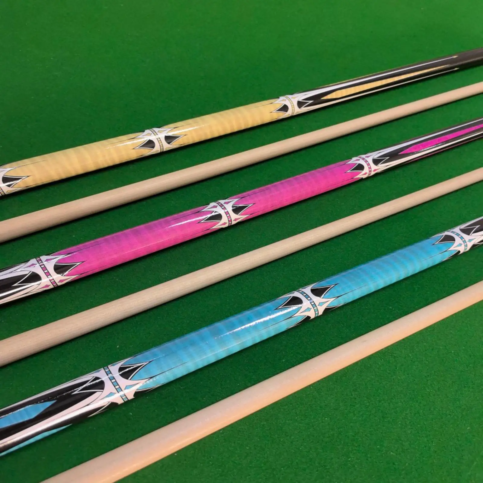 Split Pool Cue Wooden Two-section 145cm with 13mm Tip Billiards Stick for Professional and Beginner Players
Split Pool Cue Wooden Two-section 145cm with 13mm Tip Billiards Stick for Professional and Beginner Players