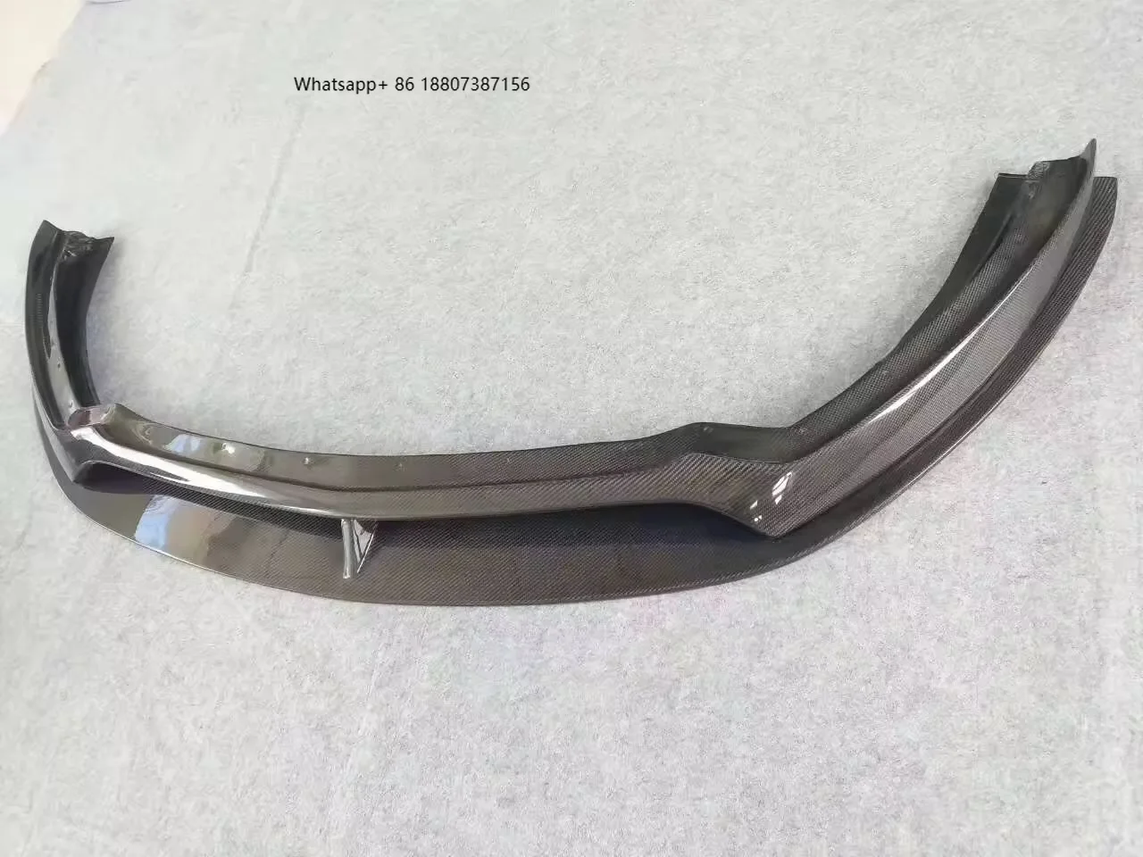 Suitable forFord Mustang AC Car Parts Dry Carbon Fiber Front Bumper Front Lip 2015-2017
Suitable forFord Mustang AC Car Parts Dry Carbon Fiber Front Bumper Front Lip 2015-2017