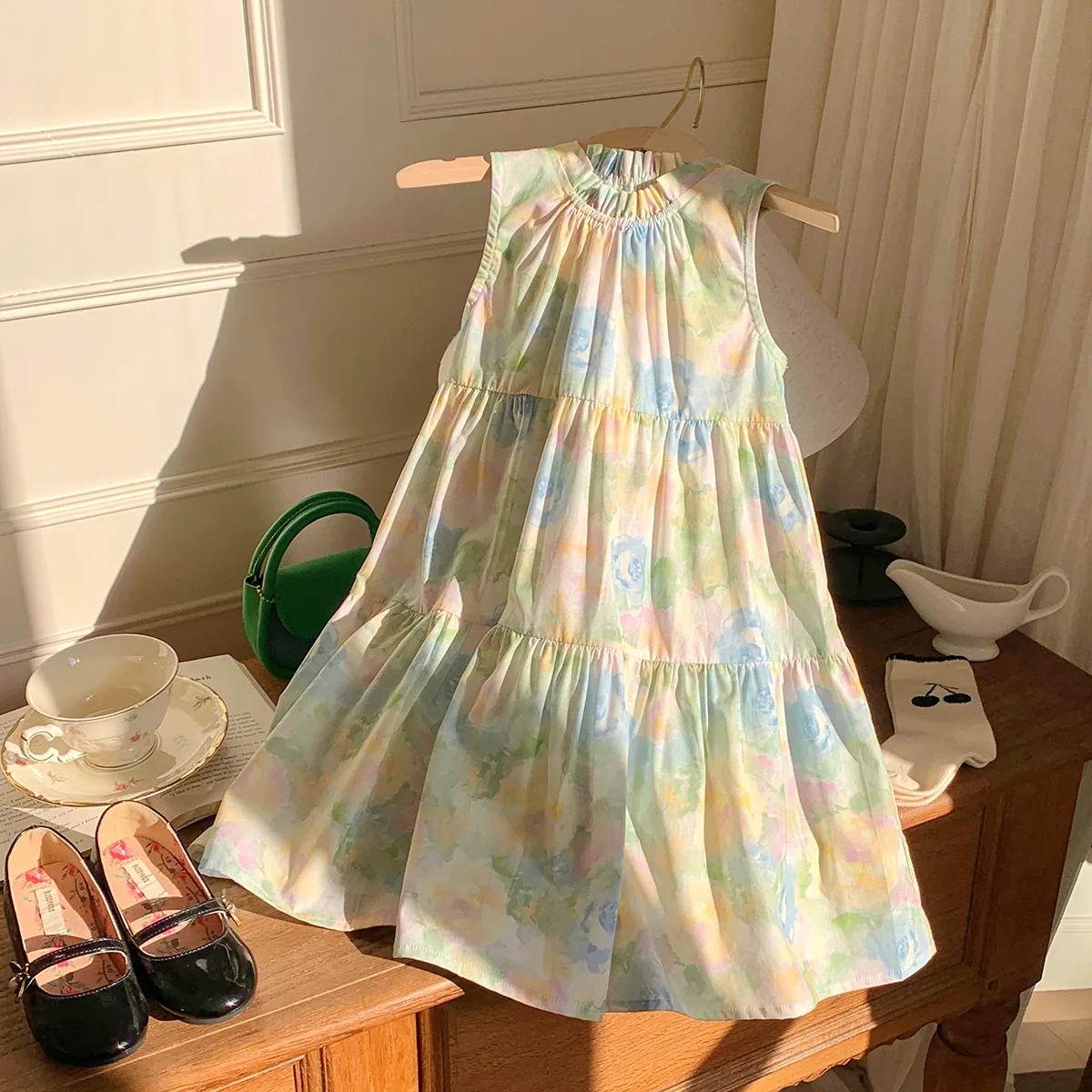Flower Vest Skirt Fashionable Korean 2025 Summer New with Sweet and Cute Oil Painting Stand Up Collar Jumper Skirt
Flower Vest Skirt Fashionable Korean 2025 Summer New with Sweet and Cute Oil Painting Stand Up Collar Jumper Skirt