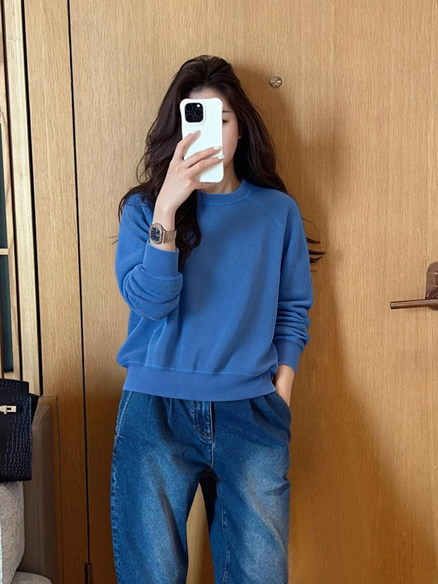 Новая весенняя женская вязаная кофта Zone Candy свободного кроя с длинным рукавом и круглым вырезом, из хлопково-полиэстеровой смеси, удобная, с круглым вырезом.
Новая весенняя женская вязаная кофта Zone Candy свободного кроя с длинным рукавом и круглым вырезом, из хлопково-полиэстеровой смеси, удобная, с круглым вырезом.