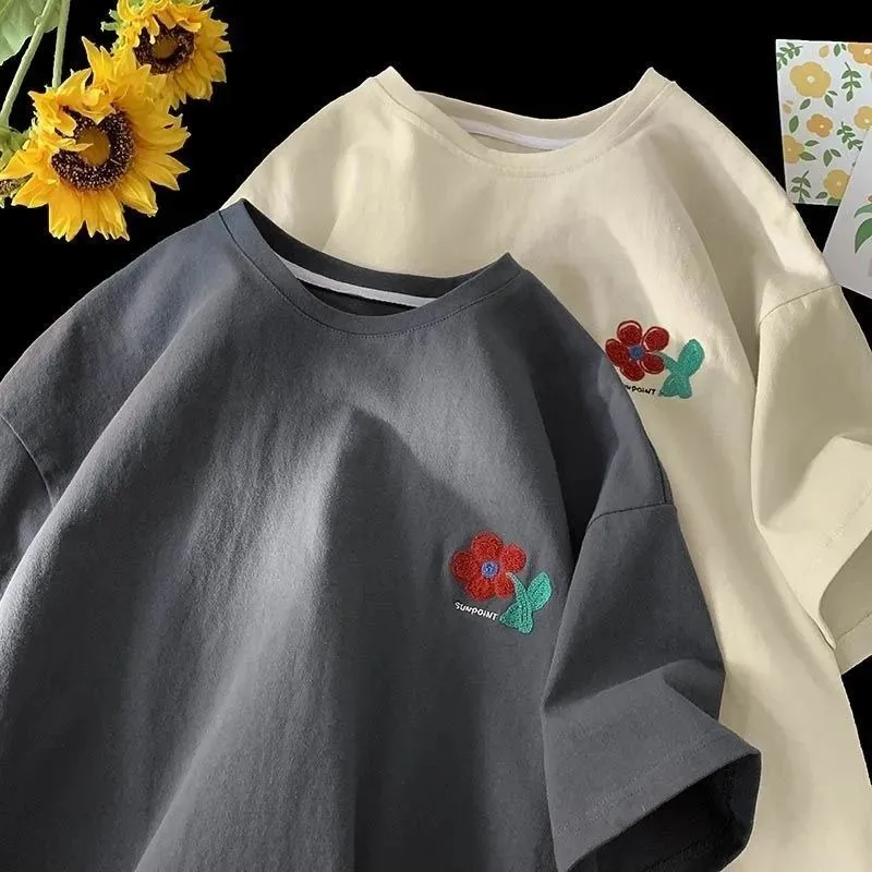 Men's Women's Crew Neck Short Sleeve T-Shirt with Cute Red Flower Embroidery Casual Loose Fit Cotton Tee
Men's Women's Crew Neck Short Sleeve T-Shirt with Cute Red Flower Embroidery Casual Loose Fit Cotton Tee