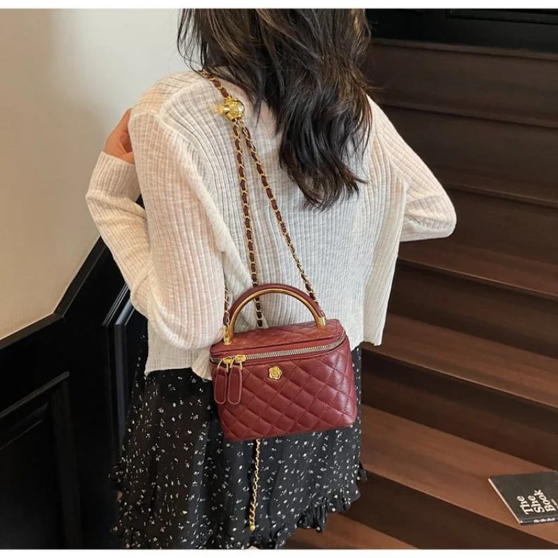 Стильные женские сумки из нубуковой кожи с повседневным парижским изысканным просторным мягким повседневным современным стилем
Стильные женские сумки из нубуковой кожи с повседневным парижским изысканным просторным мягким повседневным современным стилем 