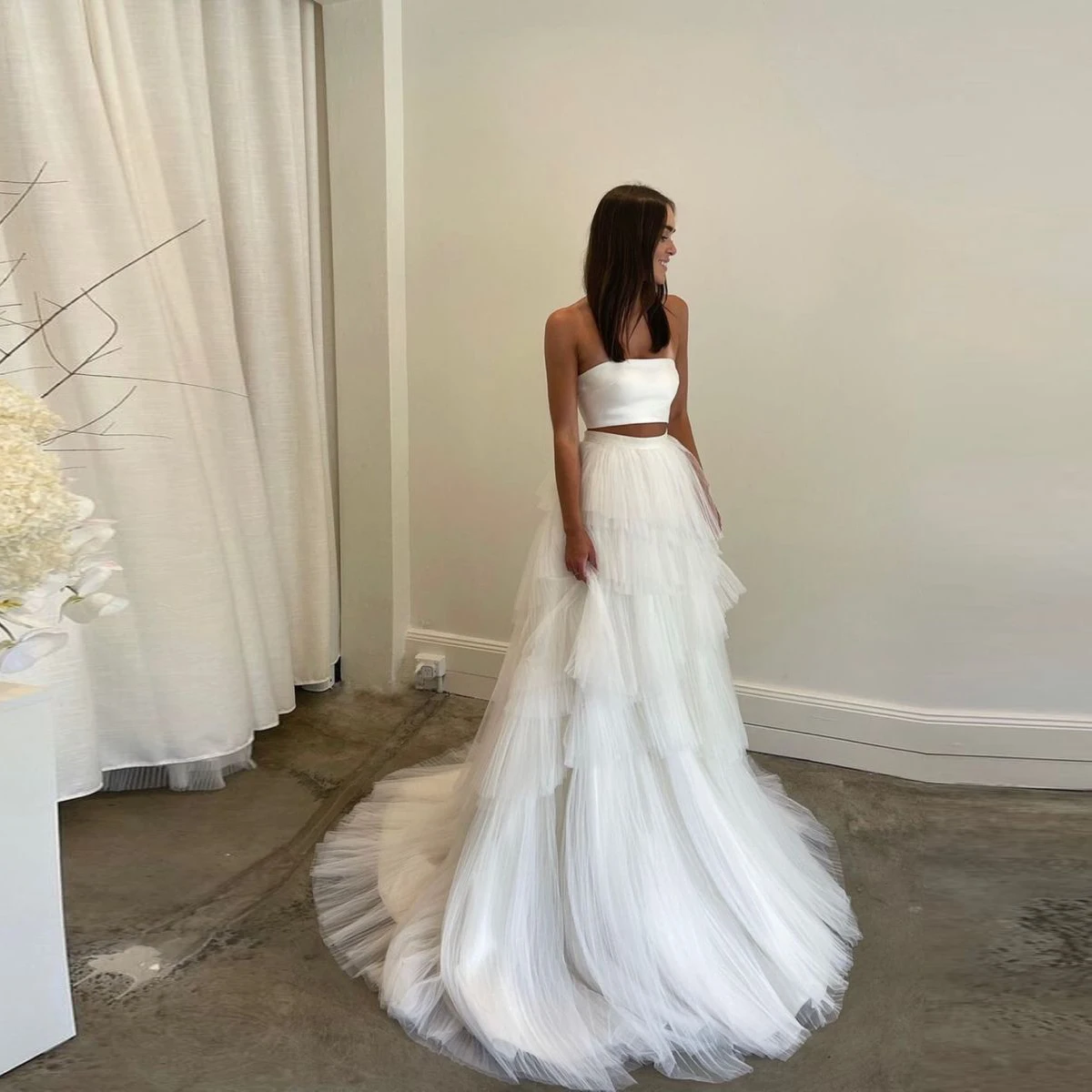 Элегантная многослойная юбка А-силуэта из сетки и тюля для выпускного вечера и свадьбы, с эластичным поясом, плиссированная, с оборками, для женщин
Элегантная многослойная юбка А-силуэта из сетки и тюля для выпускного вечера и свадьбы, с эластичным поясом, плиссированная, с оборками, для женщин