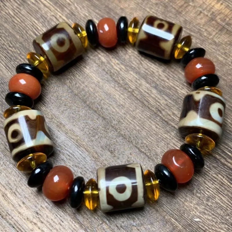 Новый браслет из агата с тремя глазами Дзи для пары, с новой китайской нишевой резьбой «Бог богатства»
Новый браслет из агата с тремя глазами Дзи для пары, с новой китайской нишевой резьбой «Бог богатства»