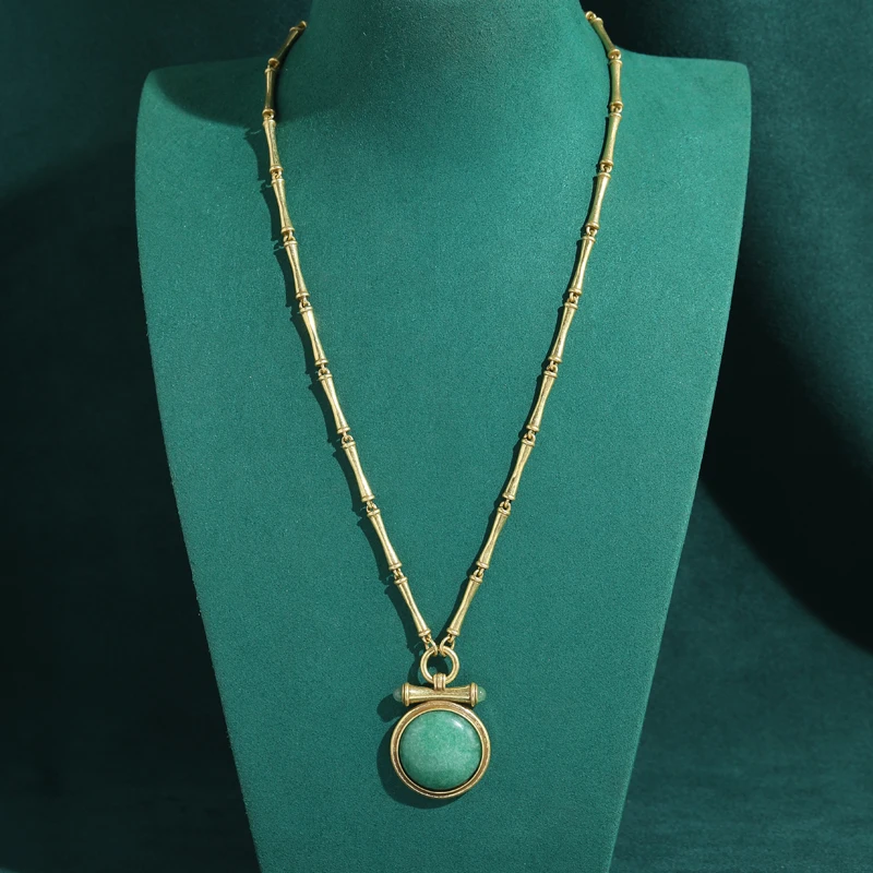 Round Vintage Jade Pendent Necklaces High Quality Gold Plated For Women 2026 Chinese Style Birthday Anniversary Souvenir Luxury
Round Vintage Jade Pendent Necklaces High Quality Gold Plated For Women 2026 Chinese Style Birthday Anniversary Souvenir Luxury