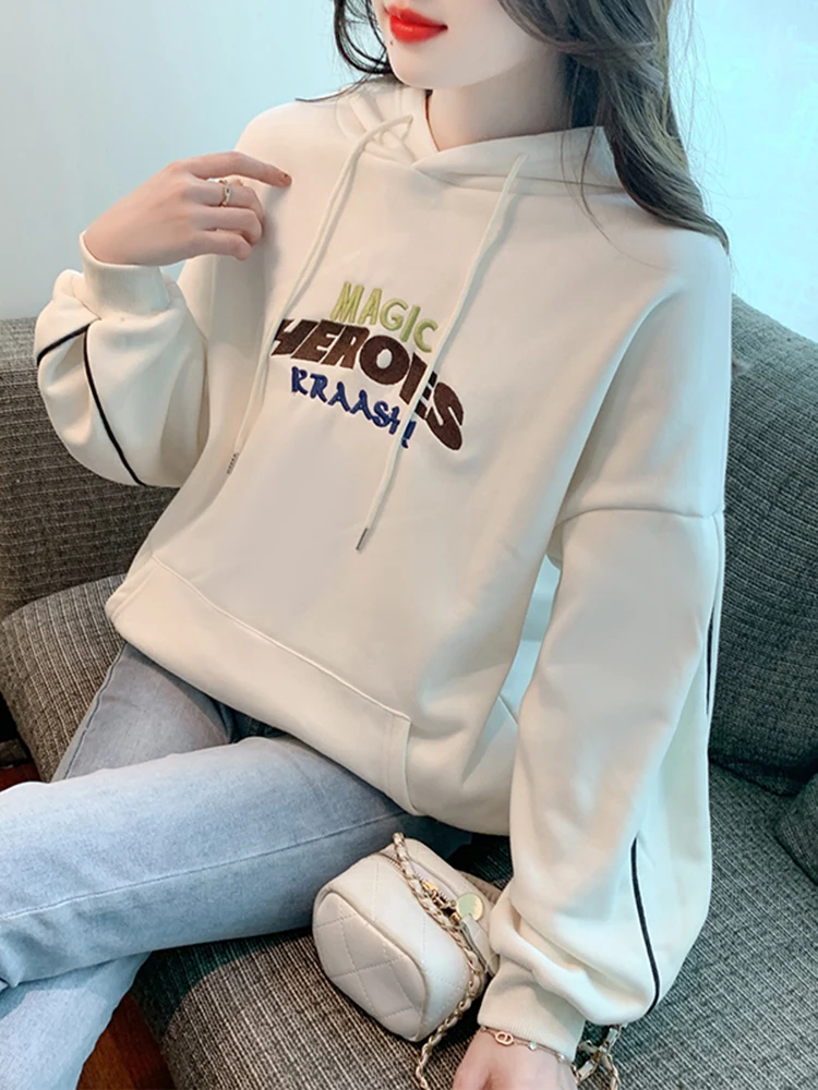 Модная удлиненная толстовка с капюшоном для женщин, осенне-зимняя, свободного кроя, стройнящая, повседневная верхняя одежда, с принтом, с капюшоном, для повседневной носки
Модная удлиненная толстовка с капюшоном для женщин, осенне-зимняя, свободного кроя, стройнящая, повседневная верхняя одежда, с принтом, с капюшоном, для повседневной носки