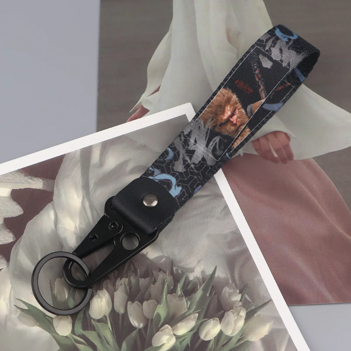 Game character Eagle Beak Keychain Monkey King Short Lanyards Used in Phone Rope Badge Holder USB Pendant Portable Key Lanyard
Game character Eagle Beak Keychain Monkey King Short Lanyards Used in Phone Rope Badge Holder USB Pendant Portable Key Lanyard