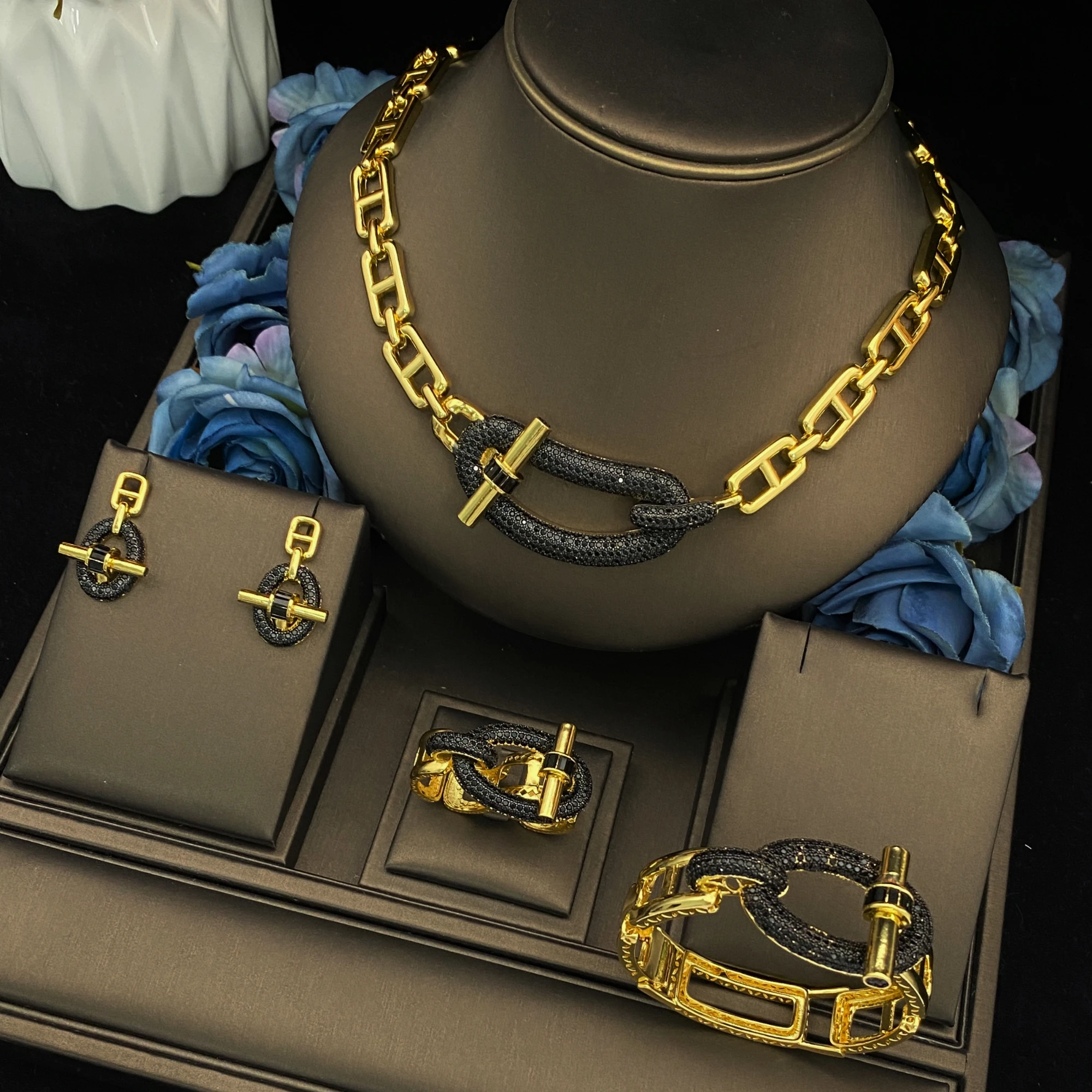 JRH Dubai Luxury Jewelry Set 4PC Jewellery Woman Gold Plated Sparkling Cubic Zirconia Necklace Earrings Ring Bracelet Party
JRH Dubai Luxury Jewelry Set 4PC Jewellery Woman Gold Plated Sparkling Cubic Zirconia Necklace Earrings Ring Bracelet Party