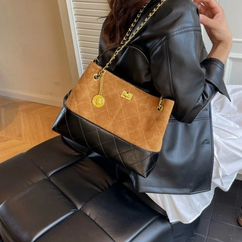 Women's Tote Bag Made Of Premium Leather Featuring Paris High-End Elegant Daily Look
Women's Tote Bag Made Of Premium Leather Featuring Paris High-End Elegant Daily Look