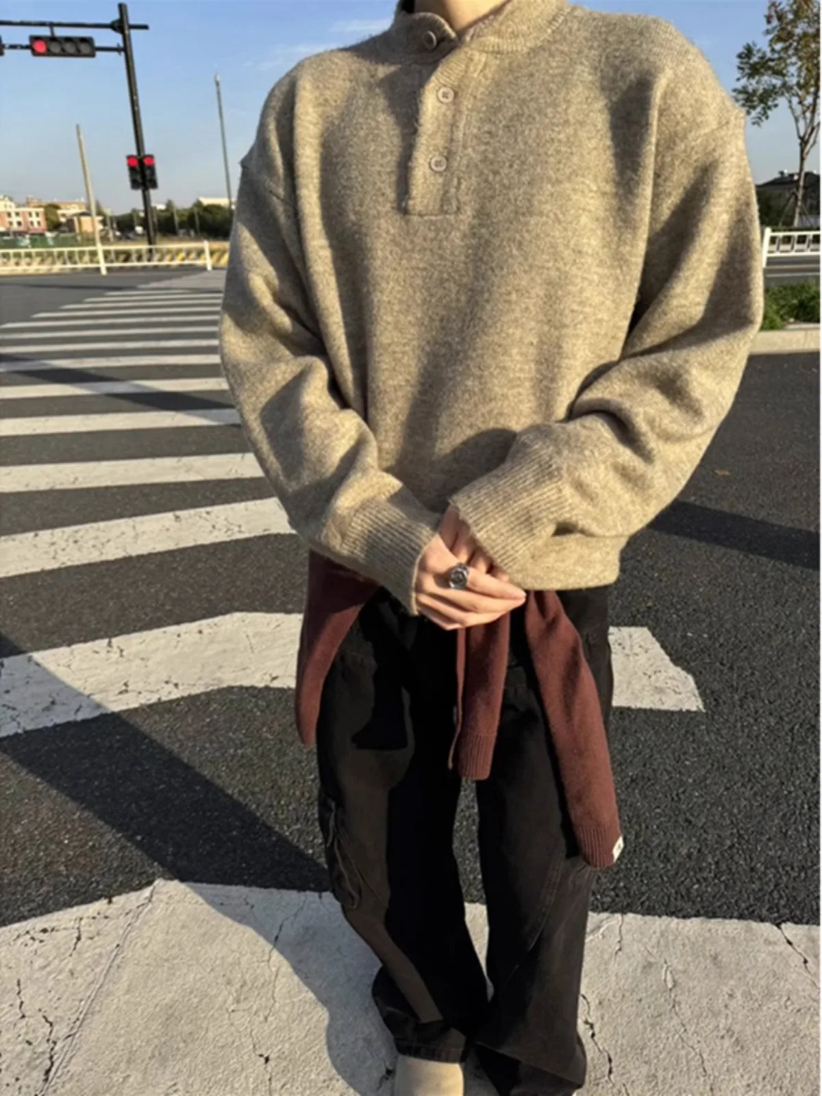 Легкий мужской вязаный свитер American Cleanfit V-Ne с воротником Генри, длинный свеч, зимний трикотаж для отдыха
Легкий мужской вязаный свитер American Cleanfit V-Ne с воротником Генри, длинный свеч, зимний трикотаж для отдыха