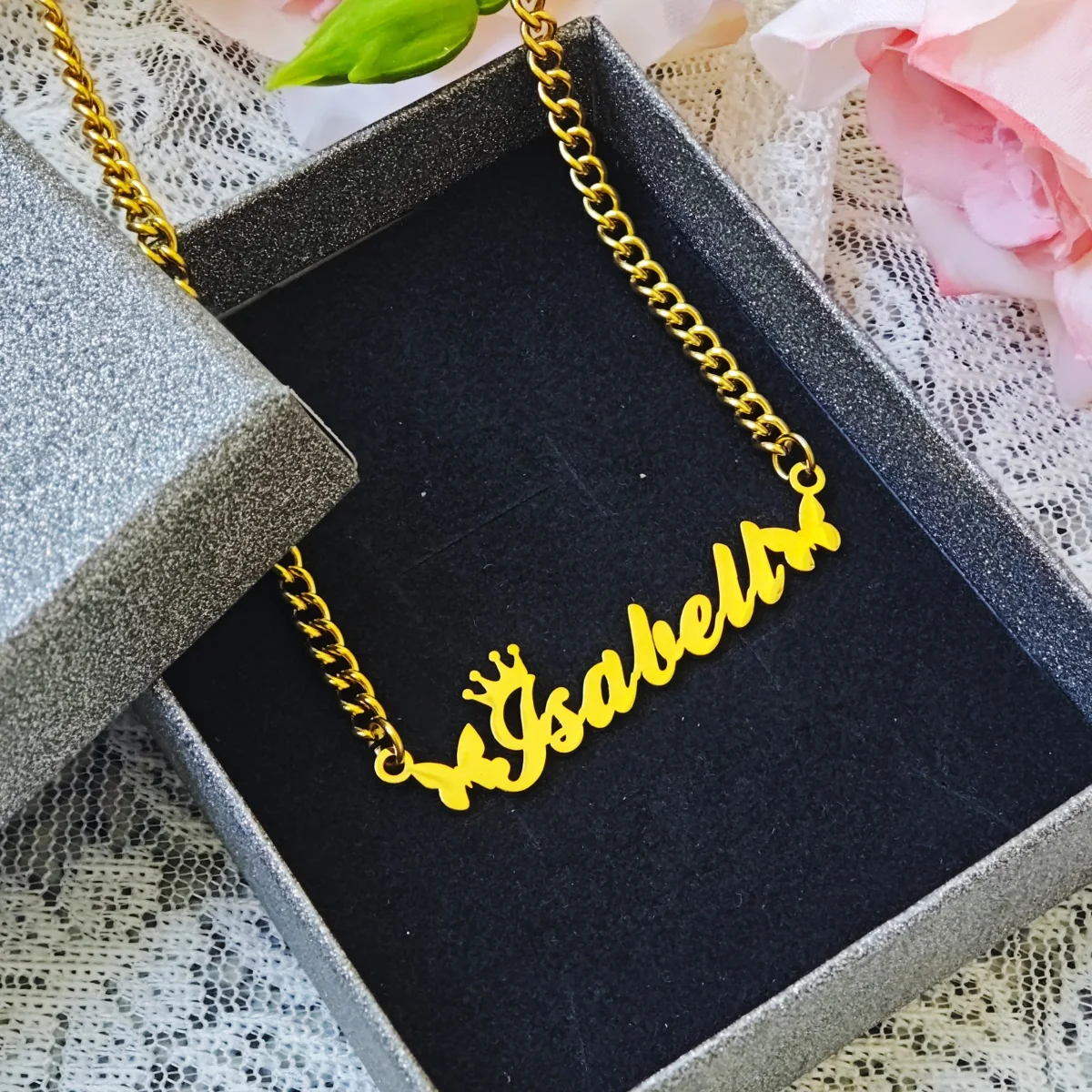 Ювелирные изделия из нержавеющей стали по индивидуальному заказу, ожерелье с именем, ювелирные изделия в стиле бабочки, рождественские подарки для семьи, бесплатная подарочная коробка 
Ювелирные изделия из нержавеющей стали по индивидуальному заказу, ожерелье с именем, ювелирные изделия в стиле бабочки, рождественские подарки для семьи, бесплатная подарочная коробка