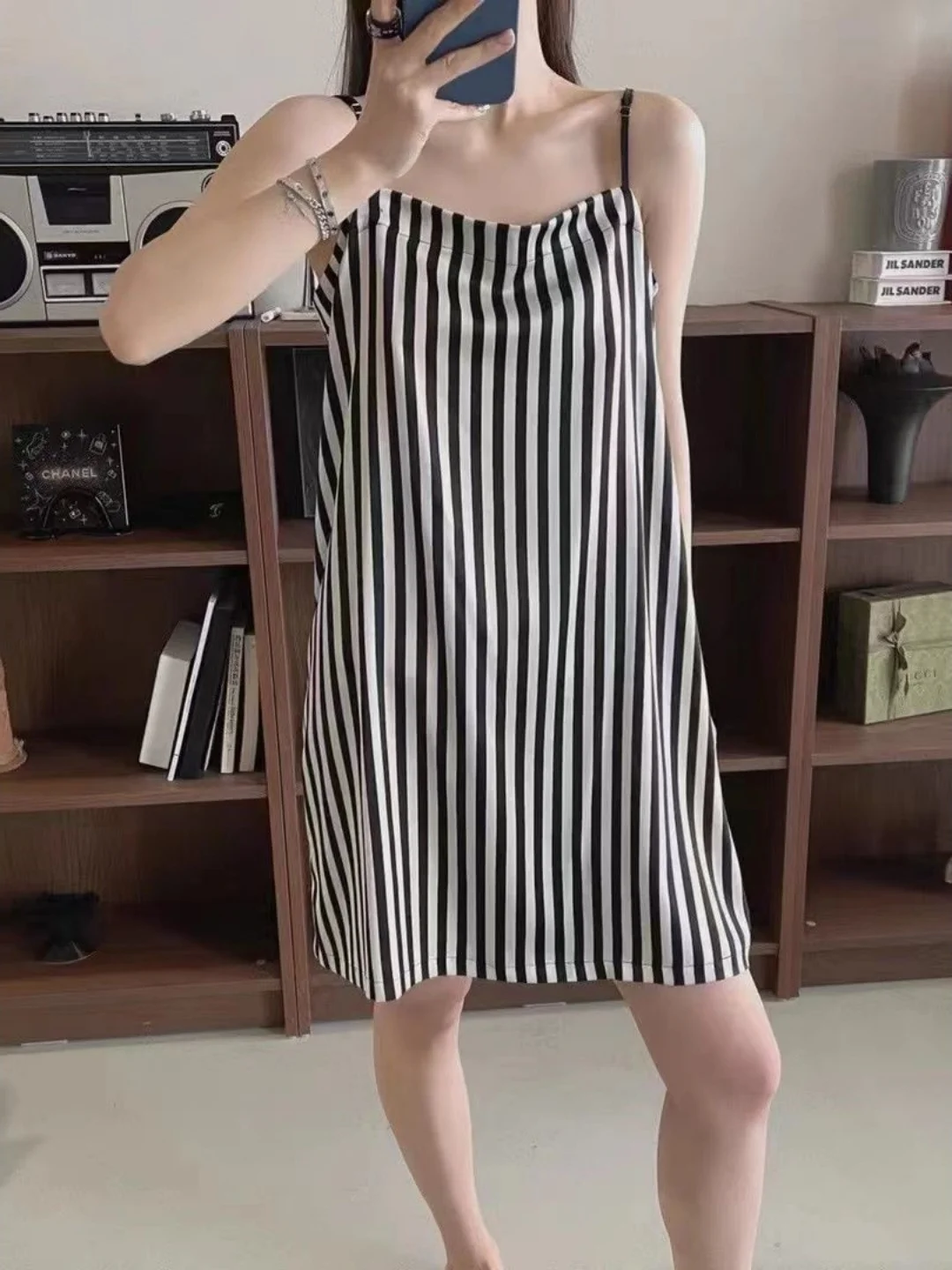 Summer Casual Korean Style Striped Short Skirt Women plus Size Sleeveless Home Wear Sexy One Shoulder Vest Top Sleep Dress
Summer Casual Korean Style Striped Short Skirt Women plus Size Sleeveless Home Wear Sexy One Shoulder Vest Top Sleep Dress