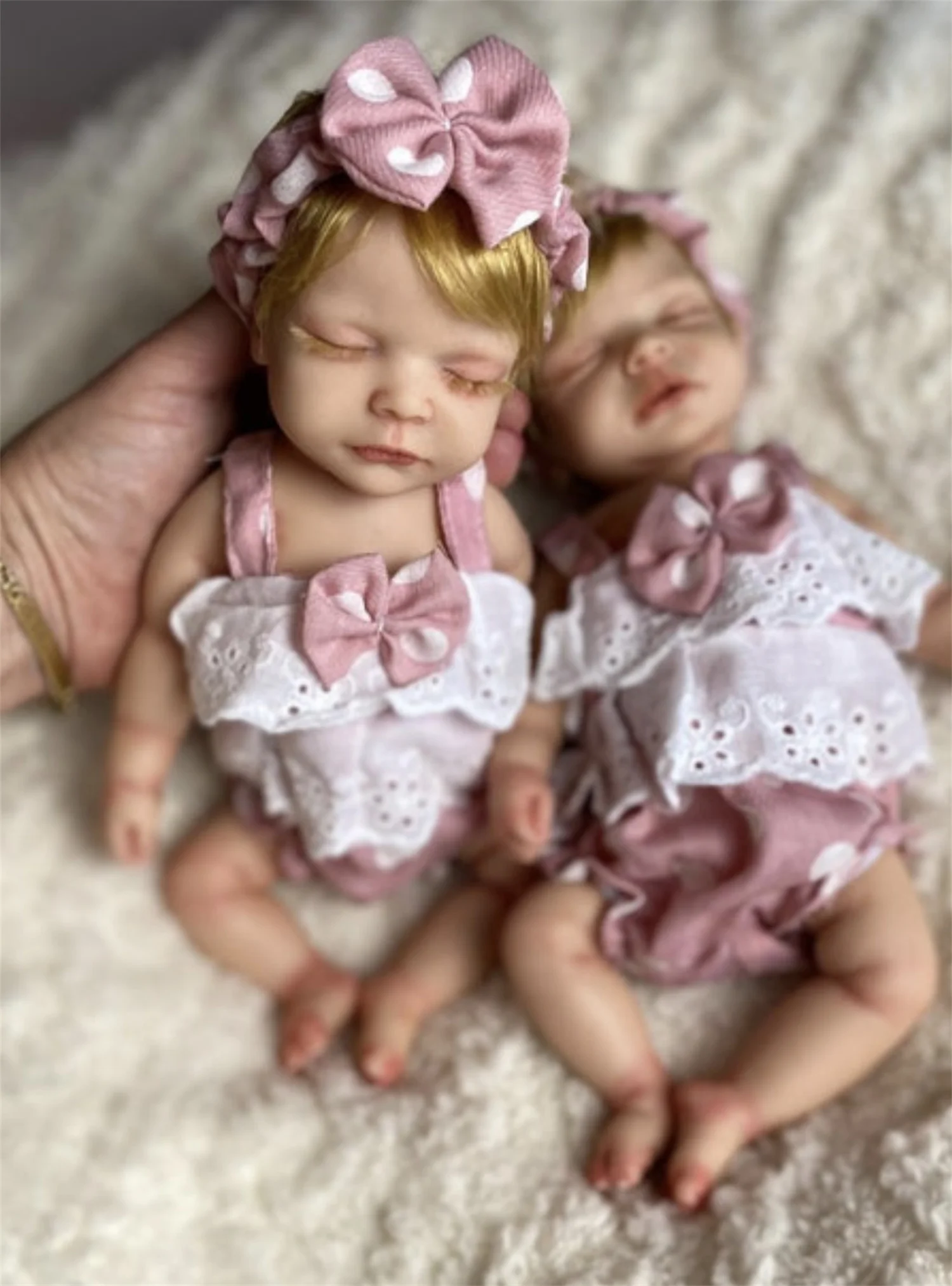 10inch Adorable Full Body Silicone Reborn Girl Doll With Rooted Blonde Hair Handmade Soft Touch Feeling bebe Reborn For Kids
10inch Adorable Full Body Silicone Reborn Girl Doll With Rooted Blonde Hair Handmade Soft Touch Feeling bebe Reborn For Kids