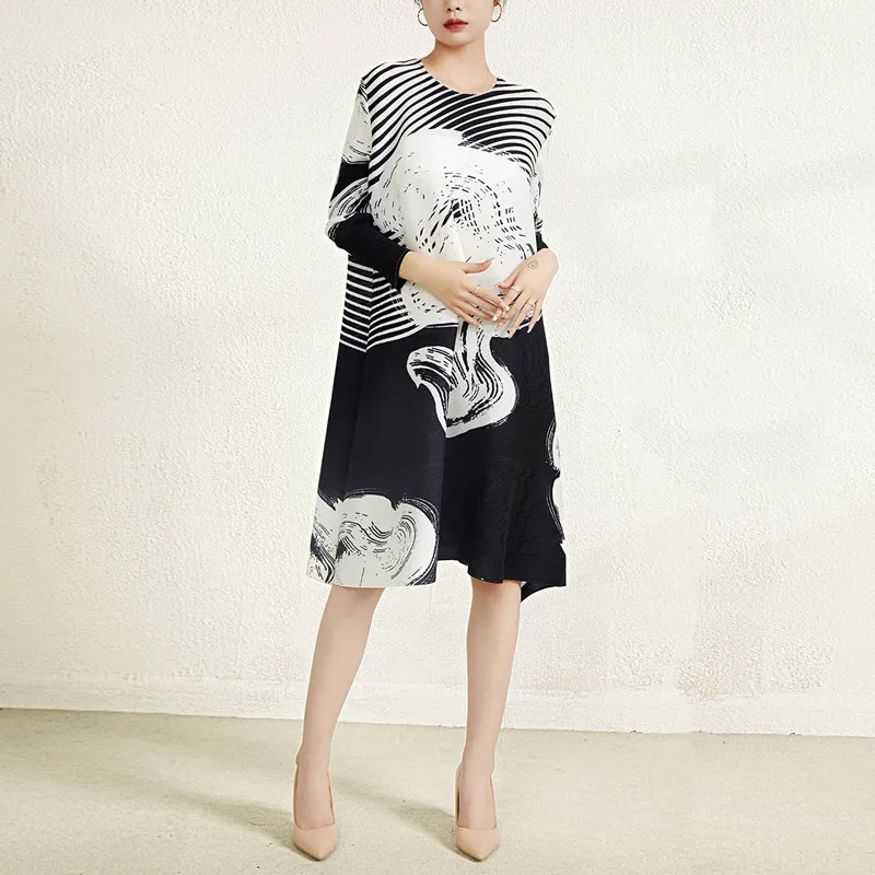 Women's Clothing Pregnant Woman Dress Spring And Summer Round Neck Loose Stretch Printed Miyake Pleated A-Line For Weight45-75kg
Women's Clothing Pregnant Woman Dress Spring And Summer Round Neck Loose Stretch Printed Miyake Pleated A-Line For Weight45-75kg