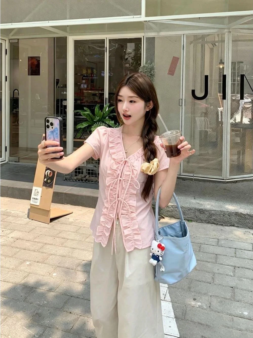 Sweet Pink Ruffle Hem V-Neck Short Sleeve Shirt Women's Summer 2026 New Knot Short Top Korean Style Breathable Skin...
Sweet Pink Ruffle Hem V-Neck Short Sleeve Shirt Women's Summer 2026 New Knot Short Top Korean Style Breathable Skin...