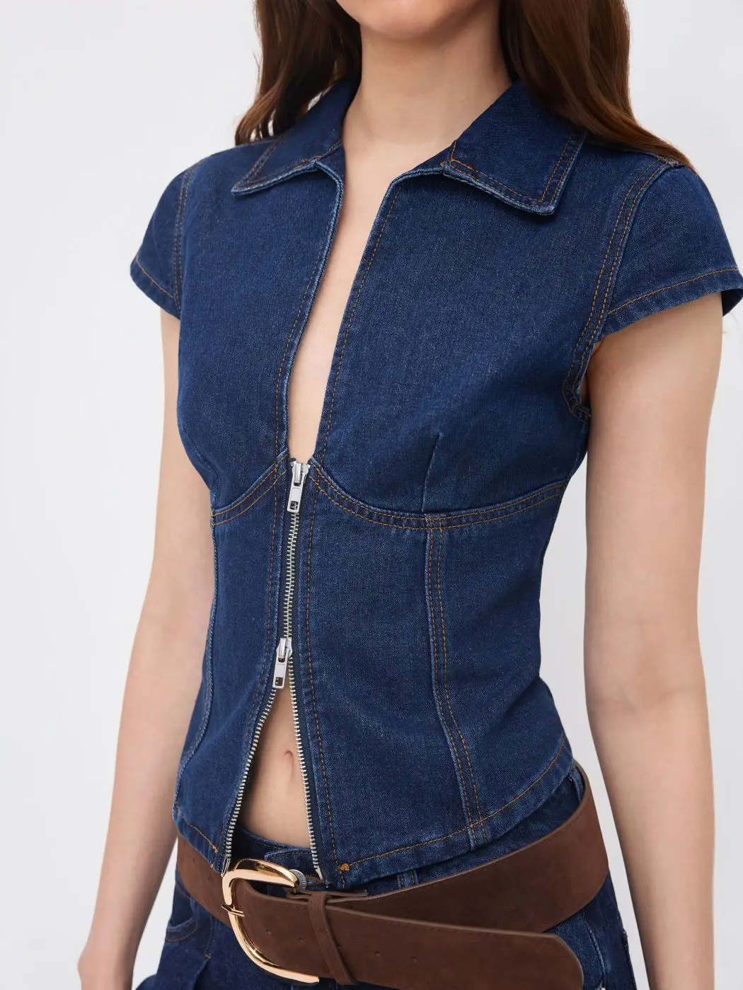 European and American Style 2026 Summer New Style Slimming Denim Short-sleeved Zipper Top Slimming Design Vest for Women
European and American Style 2026 Summer New Style Slimming Denim Short-sleeved Zipper Top Slimming Design Vest for Women