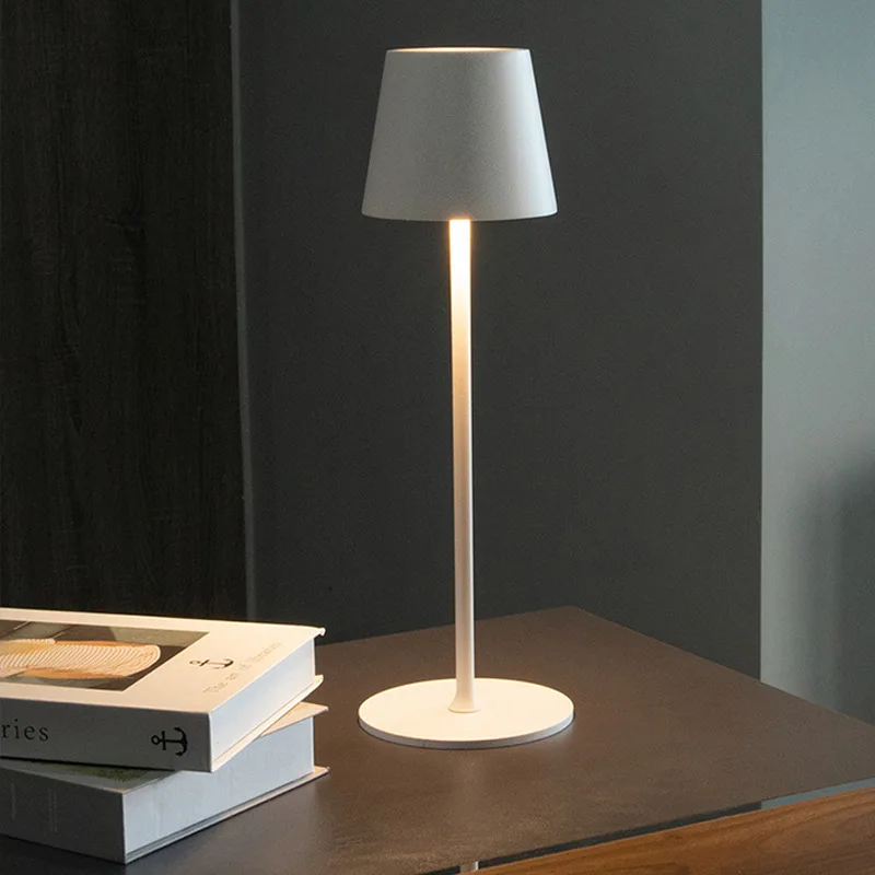 Creative Ambient Light Bar Touch Metal Table Lamp Three Colors Bedside LED Rechargeable Decoration Night Light
Creative Ambient Light Bar Touch Metal Table Lamp Three Colors Bedside LED Rechargeable Decoration Night Light