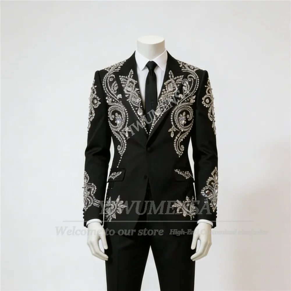 Мужской костюм-двойка класса люкс с вышивкой бисером и кристаллами: пиджак на одной пуговице и брюки. Индивидуальный пошив. Мужской банкетный смокинг. Модная мужская одежда.
Мужской костюм-двойка класса люкс с вышивкой бисером и кристаллами: пиджак на одной пуговице и брюки. Индивидуальный пошив. Мужской банкетный смокинг. Модная мужская одежда.