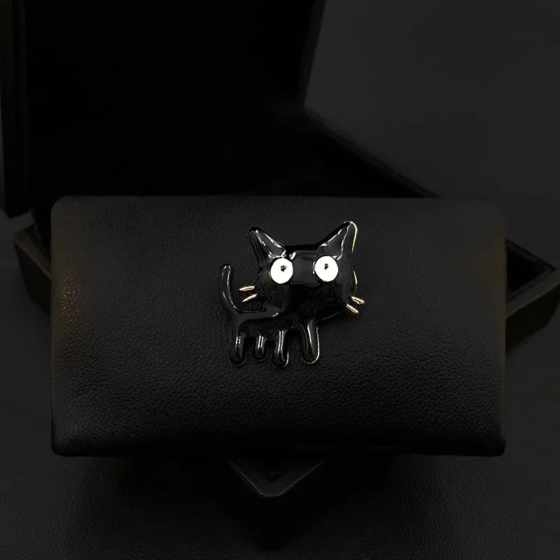 Cute Cat Brooch Little Black Sweater Creative Cartoon Pin Clothing Accessories Girls Versatile Coat Collar Buckle Jewelry 5860
Cute Cat Brooch Little Black Sweater Creative Cartoon Pin Clothing Accessories Girls Versatile Coat Collar Buckle Jewelry 5860