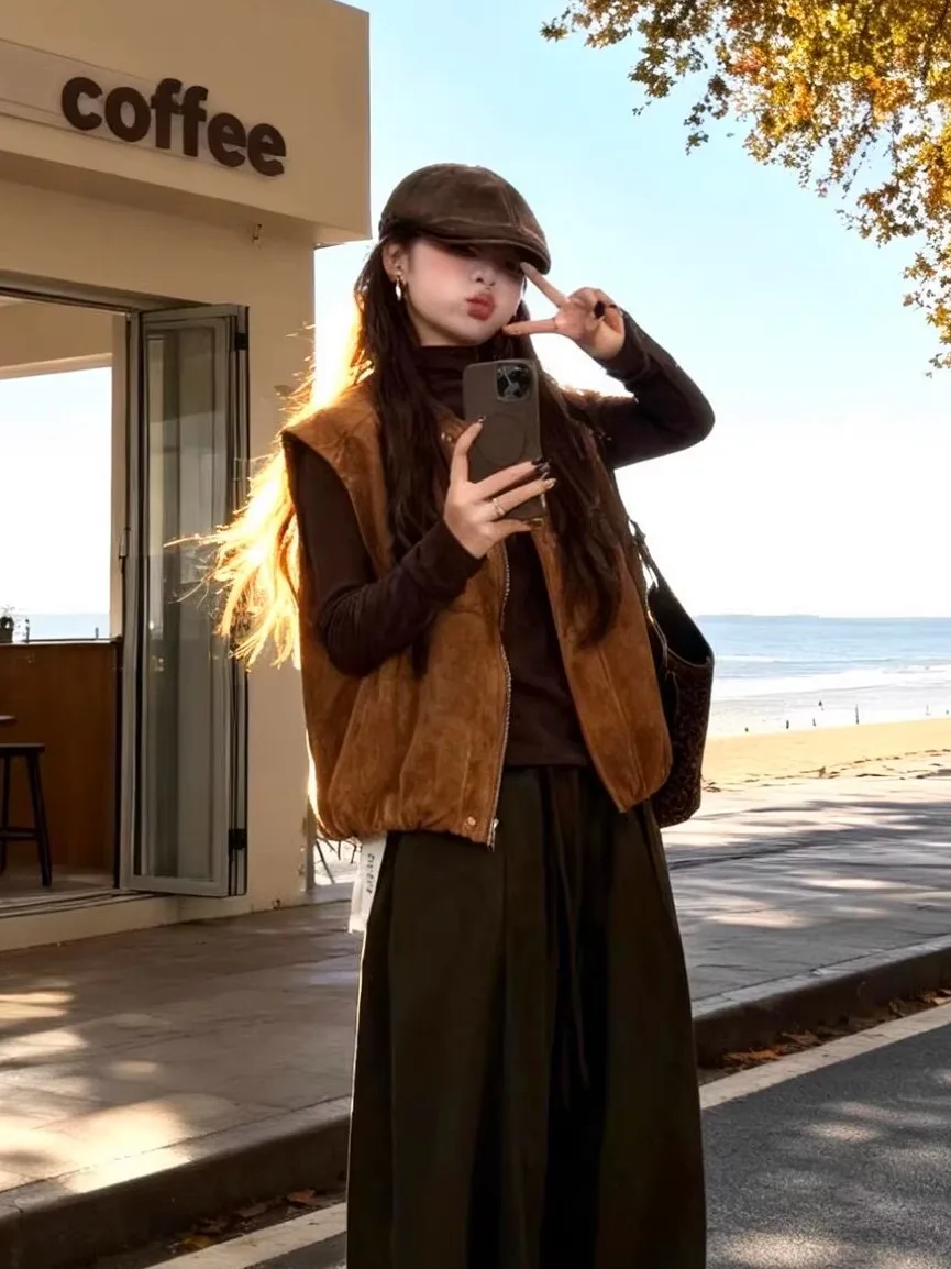 Корейский замшевый жилет-топ для женщин, свободный крой, осенне-зимняя новинка, модный тренд, утренний шик, вечерний шик...
Корейский замшевый жилет-топ для женщин, свободный крой, осенне-зимняя новинка, модный тренд, утренний шик, вечерний шик...