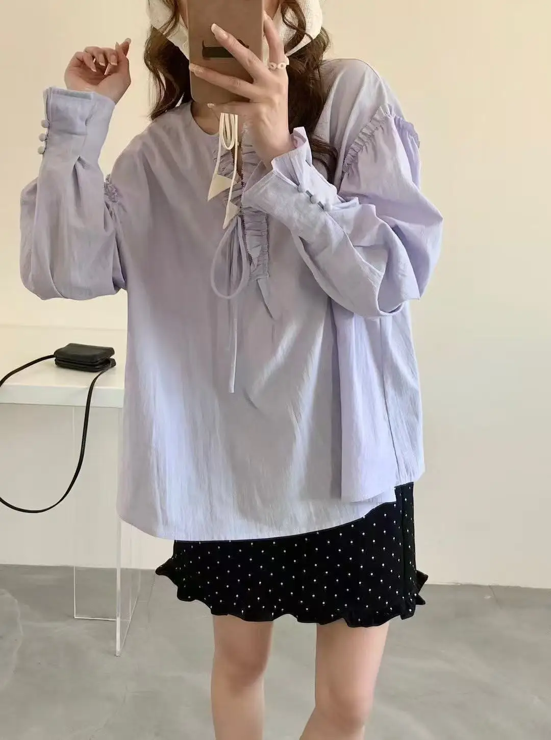 Wood Ears Deep V-neck Linen Feel Tie Shirt for Women Spring and Summer French Loose Design Long-sleeved Shirt 2025
Wood Ears Deep V-neck Linen Feel Tie Shirt for Women Spring and Summer French Loose Design Long-sleeved Shirt 2025