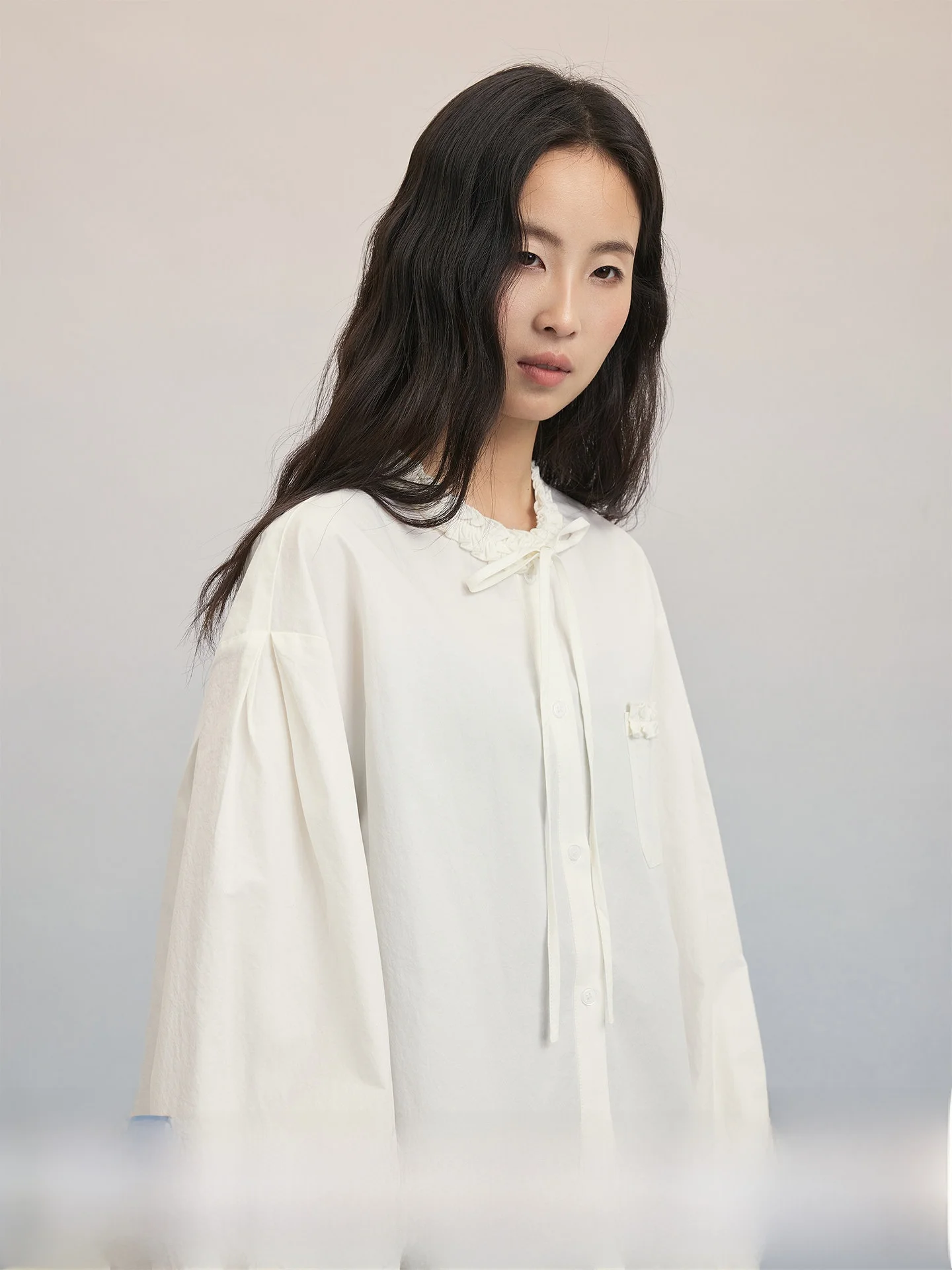 CAREMIND Classic Artistic Loose Women's irt with Wood ain Ruffle Tie-Belted Cotton Long Sve round Ne White irt
CAREMIND Classic Artistic Loose Women's irt with Wood ain Ruffle Tie-Belted Cotton Long Sve round Ne White irt