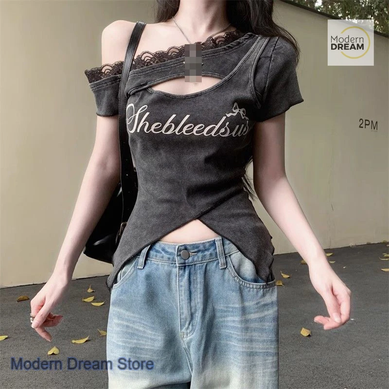 Korean design sense sweet spice girl lace edge hollowed out to make old short-sleeved T-shirt female summer letter printed top
Korean design sense sweet spice girl lace edge hollowed out to make old short-sleeved T-shirt female summer letter printed top