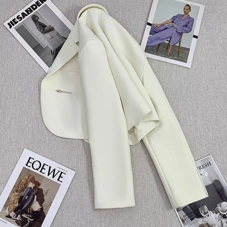 Spring 2024 Short Casual Women's Outerwear Elite Style Unique Design Polyester Fabric Regular Thickness Online Exclusive
Spring 2024 Short Casual Women's Outerwear Elite Style Unique Design Polyester Fabric Regular Thickness Online Exclusive