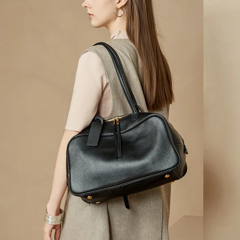 2026 Cowhide Big Bag Boston Pillow Bag Premium Sense Niche Underarm Bag Women's Leather New Large Capacity Shoulder Bag KZ016
2026 Cowhide Big Bag Boston Pillow Bag Premium Sense Niche Underarm Bag Women's Leather New Large Capacity Shoulder Bag KZ016