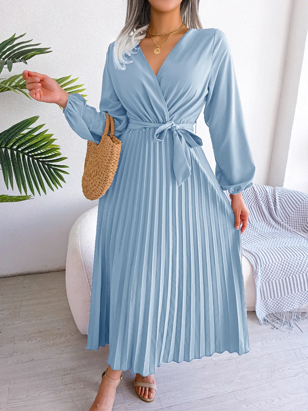 Trendy Women New Long-Sleeved Dress 2025 Spring Summer Solid Color Lace Up Cross V-neck Big Swing Pleated Temperament Robe Femme 
Trendy Women New Long-Sleeved Dress 2025 Spring Summer Solid Color Lace Up Cross V-neck Big Swing Pleated Temperament Robe Femme