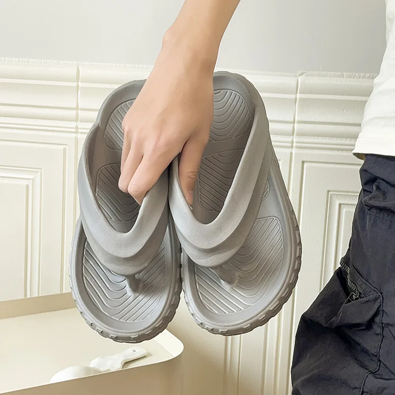 Step on shit flip-flops men's summer thick-soled wear-resistant beach non-slip deodorant soft-soled men's slippers
Step on shit flip-flops men's summer thick-soled wear-resistant beach non-slip deodorant soft-soled men's slippers