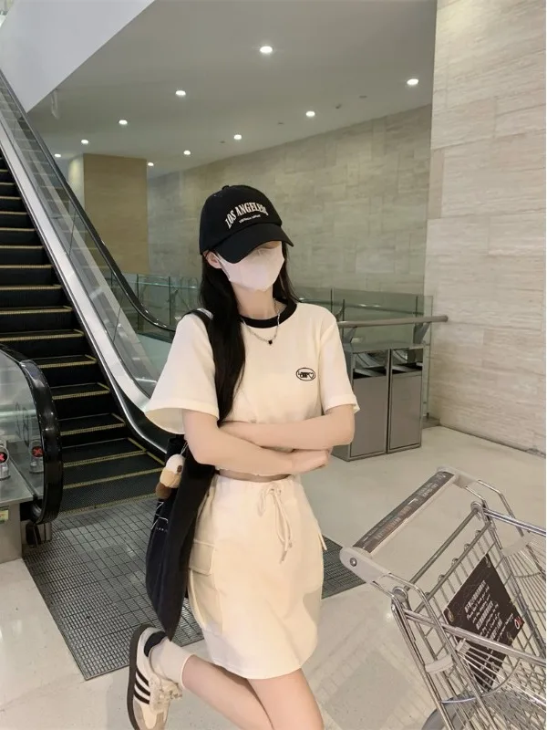Casual Chic Women's Summer Outfit Short Sleeve round Neck T-shirt High Waist Skirt Two-Piece Set Fashionable Korean Style
Casual Chic Women's Summer Outfit Short Sleeve round Neck T-shirt High Waist Skirt Two-Piece Set Fashionable Korean Style