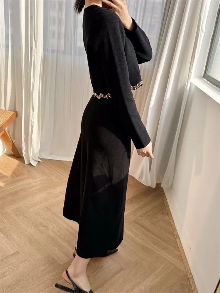 Autumn Winter New Fashion Color Diamond Decoration Black Sweater Cardigan Women Temperament Single Breasted Long Sleeve Knit Top
Autumn Winter New Fashion Color Diamond Decoration Black Sweater Cardigan Women Temperament Single Breasted Long Sleeve Knit Top