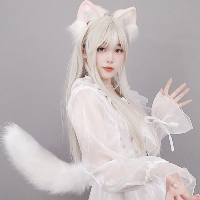 Anime movable fox tail hand made plush swinging beast tail cos props remote control electric tail Christmas ladies play props
Anime movable fox tail hand made plush swinging beast tail cos props remote control electric tail Christmas ladies play props