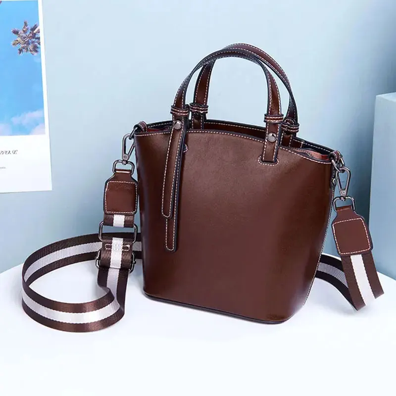 Genuine Leather Women's Bucket Bag Vintage Luxury Cowhide Shoulder Bags High Quality Women Handbags Fashion Crossbody Bag 599
Genuine Leather Women's Bucket Bag Vintage Luxury Cowhide Shoulder Bags High Quality Women Handbags Fashion Crossbody Bag 599