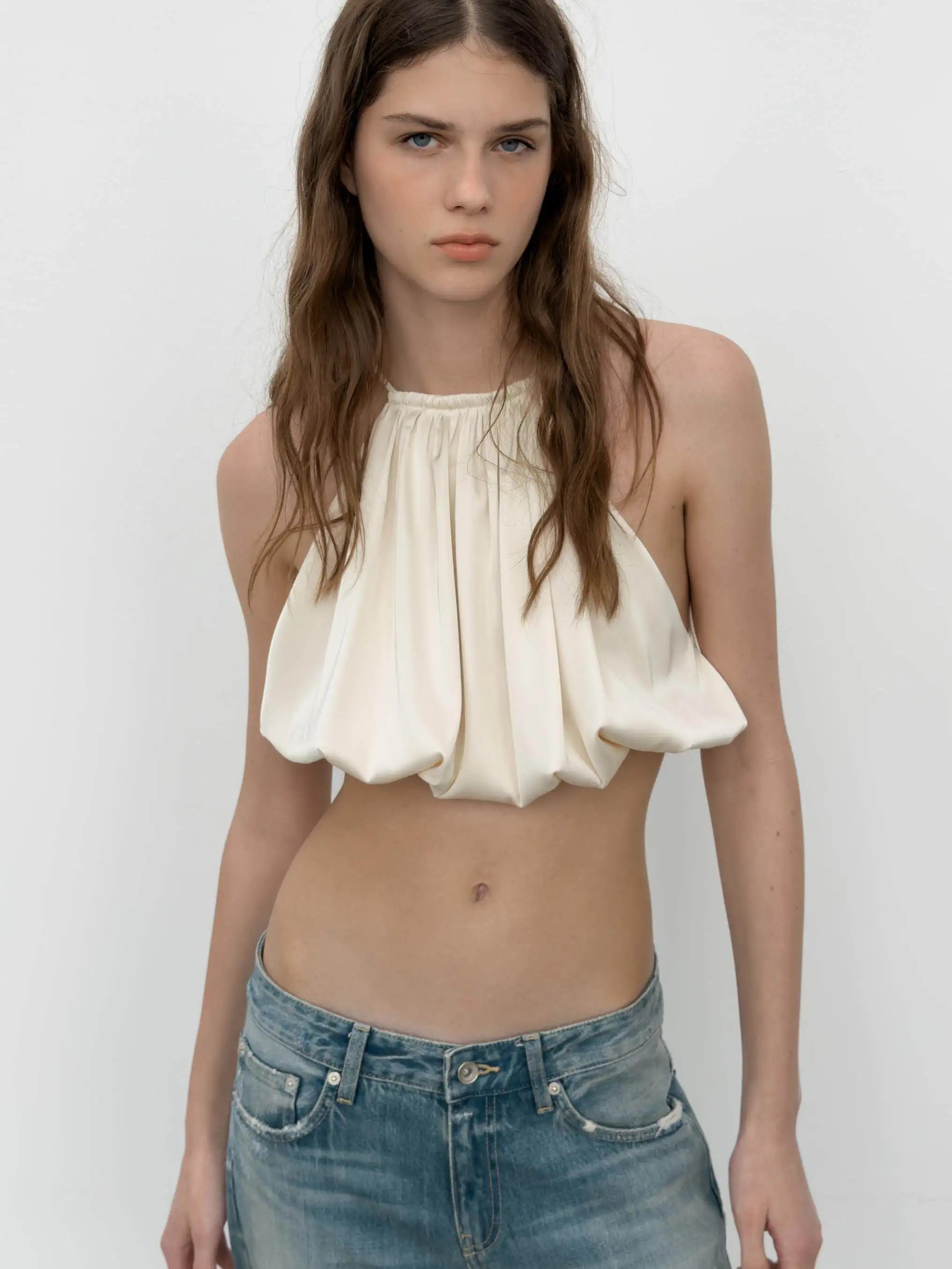 Sexy Balloon Silhouette Silk Satin Hanging Neckline Short Top New Summer Women's Fashion 18-25 Years Old 2026 Season
Sexy Balloon Silhouette Silk Satin Hanging Neckline Short Top New Summer Women's Fashion 18-25 Years Old 2026 Season