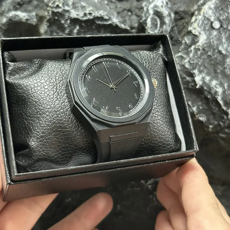 Simple and Fashionable Men's Quartz Watch, Casual Sports Silicone Strap, Watch Can Be Customized with Brand Logo
Simple and Fashionable Men's Quartz Watch, Casual Sports Silicone Strap, Watch Can Be Customized with Brand Logo