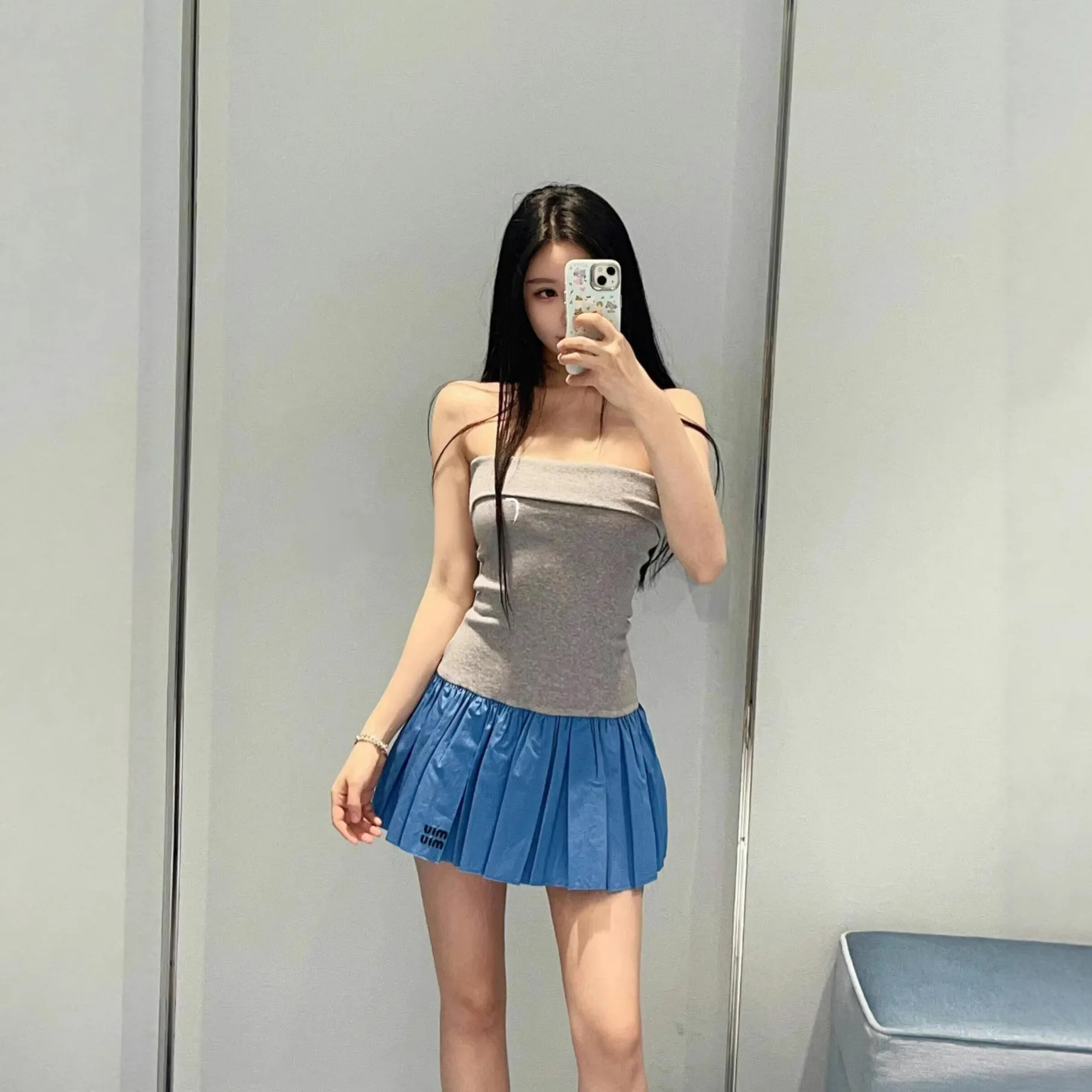 High Quality Summer New Style South Oil Letter Embroidery Crop Top Splice Color Block Pleated Dress Sexy Girl Outfit Knitted
High Quality Summer New Style South Oil Letter Embroidery Crop Top Splice Color Block Pleated Dress Sexy Girl Outfit Knitted