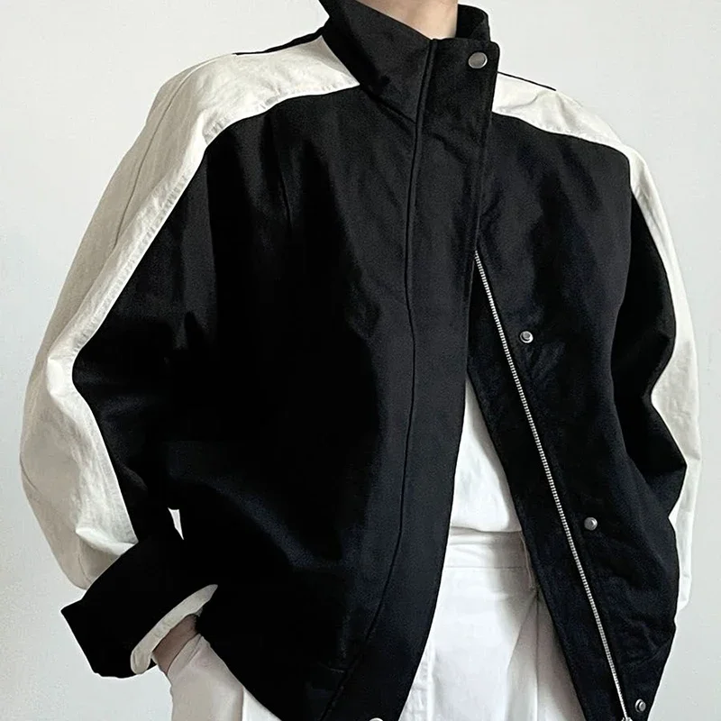 Maillard collar coat color matching in autumn and winter is slim. New Joker trench coat is fashionable and high-grade jacket.
Maillard collar coat color matching in autumn and winter is slim. New Joker trench coat is fashionable and high-grade jacket.