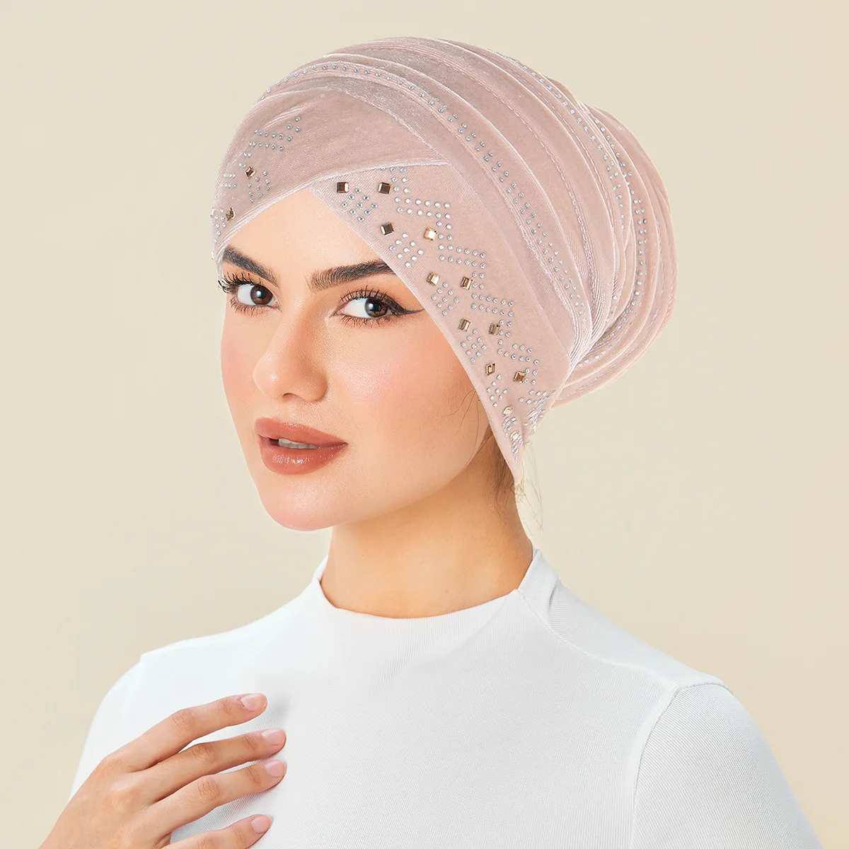 Плиссированный тюрбан с блестками и бриллиантами для женщин, мягкие бархатные повязки на голову, хиджаб, мусульманский платок, капот, женская шапочка, химиотерапевтическая шапка, тюрбан
Плиссированный тюрбан с блестками и бриллиантами для женщин, мягкие бархатные повязки на голову, хиджаб, мусульманский платок, капот, женская шапочка, химиотерапевтическая шапка, тюрбан