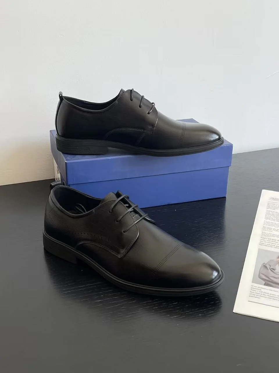 Удобная повседневная мужская официальная одежда Leather oes с верхним слоем из воловьей кожи с круглым носком Laced oes, весенне-осенний сезон, несбываемый
Удобная повседневная мужская официальная одежда Leather oes с верхним слоем из воловьей кожи с круглым носком Laced oes, весенне-осенний сезон, несбываемый