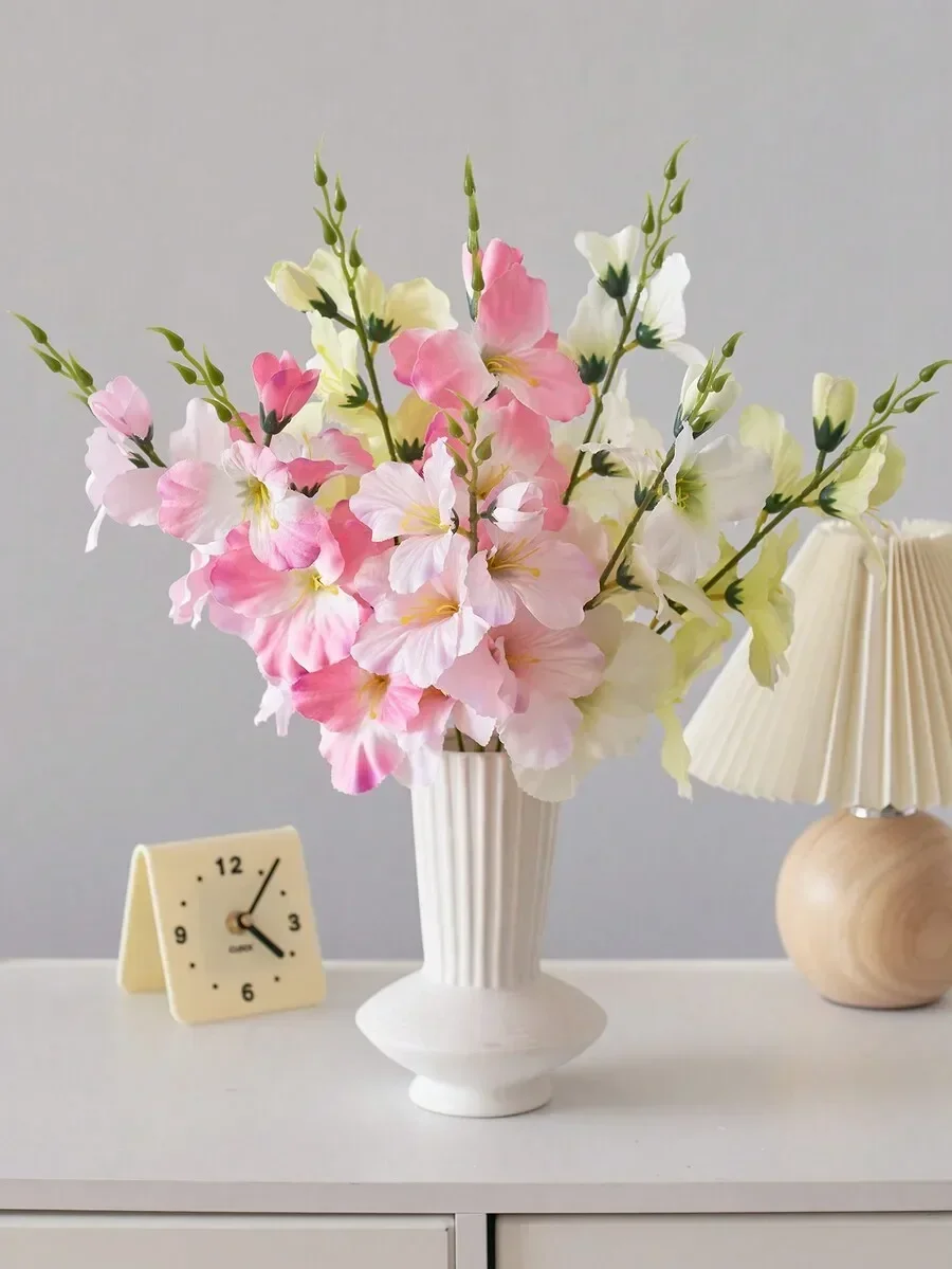 6pcs 55cm Artificial Flowers, Including Fake Daffodils, Magnolias, Made Of Silk, Suitable For Home Living Room, Wedding
6pcs 55cm Artificial Flowers, Including Fake Daffodils, Magnolias, Made Of Silk, Suitable For Home Living Room, Wedding