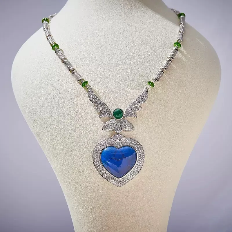 2025 Fashion Classic European and American Women's Luxury Blue Heart shaped Clavicle Chain Banquet Dress Fashion Necklace GIFT
2025 Fashion Classic European and American Women's Luxury Blue Heart shaped Clavicle Chain Banquet Dress Fashion Necklace GIFT