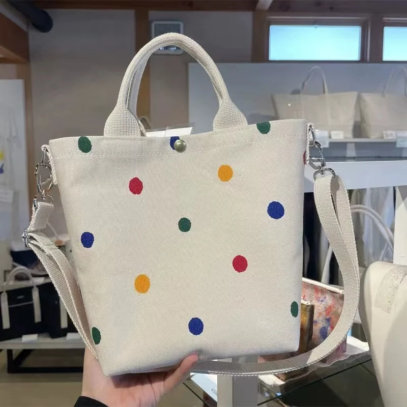 Большая вместительная холщовая сумка через плечо, повседневная сумка-кроссбоди, незаменимая универсальная сумка для любого случая.
Большая вместительная холщовая сумка через плечо, повседневная сумка-кроссбоди, незаменимая универсальная сумка для любого случая.