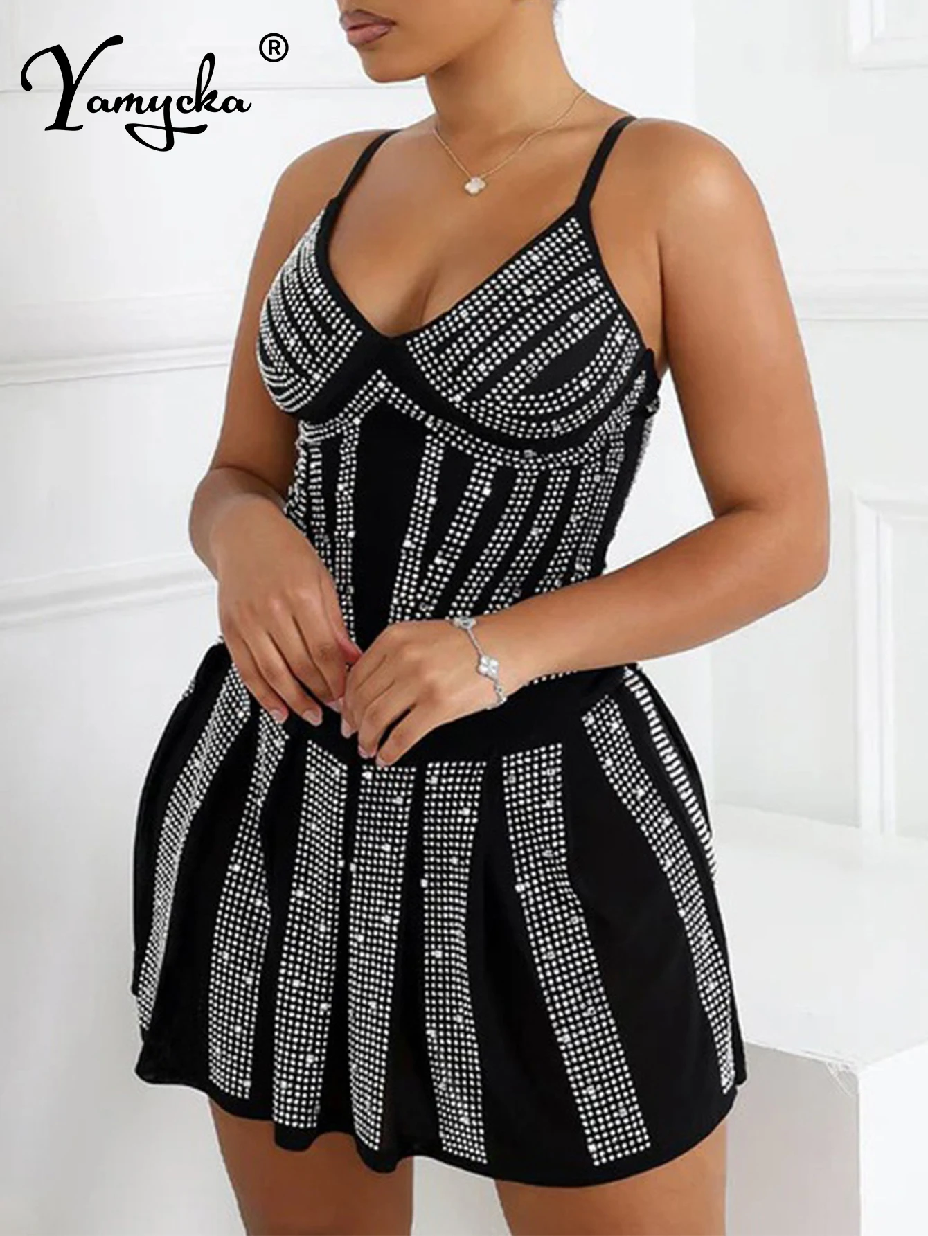 Sexy black backless rhinestone slip summer dress women elegant short party dresses woman club birthday evening dress vestidos
Sexy black backless rhinestone slip summer dress women elegant short party dresses woman club birthday evening dress vestidos