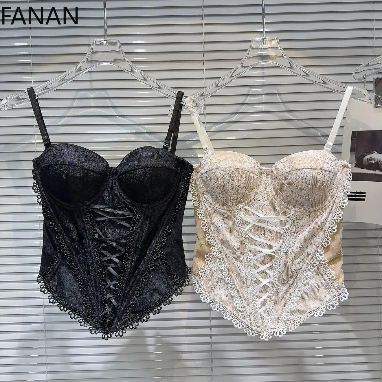 Sexy Elegant Hollow Lace Camisole Slim Fit Tanks Lace Corset Sleeveless Sweet Suspender Vest Spring Summer
Sexy Elegant Hollow Lace Camisole Slim Fit Tanks Lace Corset Sleeveless Sweet Suspender Vest Spring Summer