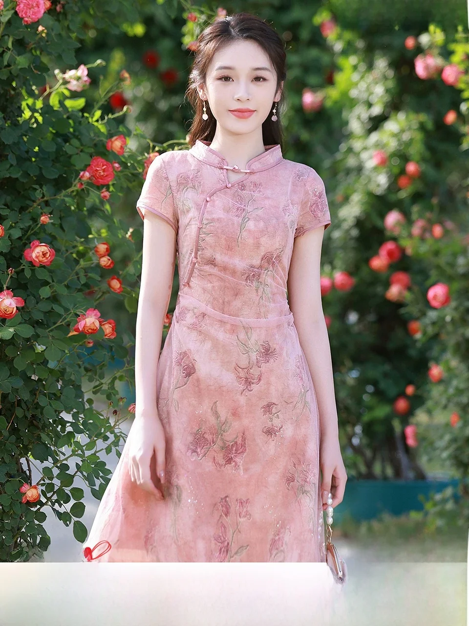 New Summer 2026 Women's Short Dress Pink Floral Lace Traditional Chinese Style Reformed Flag Robe Clothing SD Fengming
New Summer 2026 Women's Short Dress Pink Floral Lace Traditional Chinese Style Reformed Flag Robe Clothing SD Fengming