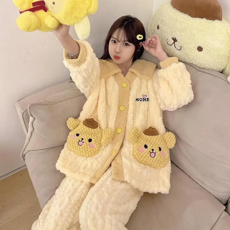 Sanrio Girl фланелевой откидной воротник сохраняет тепло пижамный комплект с длинными рукавами зимний Kawaii помпон Purins утепленная домашняя одежда в стиле комиксов новая
Sanrio Girl фланелевой откидной воротник сохраняет тепло пижамный комплект с длинными рукавами зимний Kawaii помпон Purins утепленная домашняя одежда в стиле комиксов новая